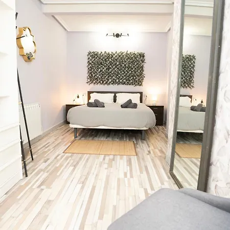 Ezcurdia Apartment *