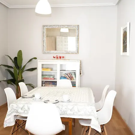 Ezcurdia Apartment *